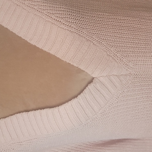 Express Oversized V-Neck Sweater, Pink, NWOT, Size M - Picture 2 of 8